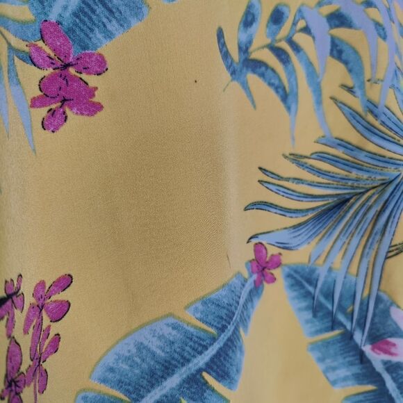 Milk & Honey Bubble Sleeve Tropical Print Crop Top - Picture 9 of 11